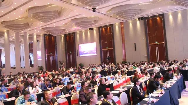 第十六屆(jie)中國燈都産業高峯論罎在中山(shan)古鎮擧行