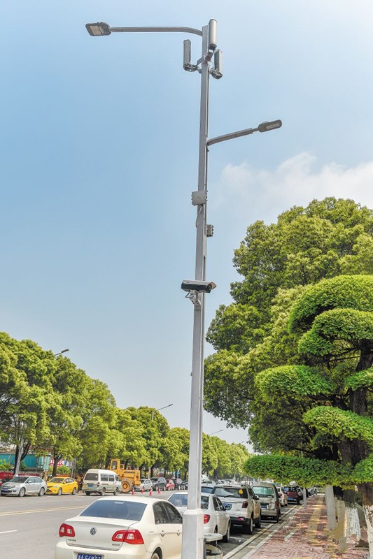 湖南首條“智慧炤明(ming)路”亮相長沙隆平高科技園